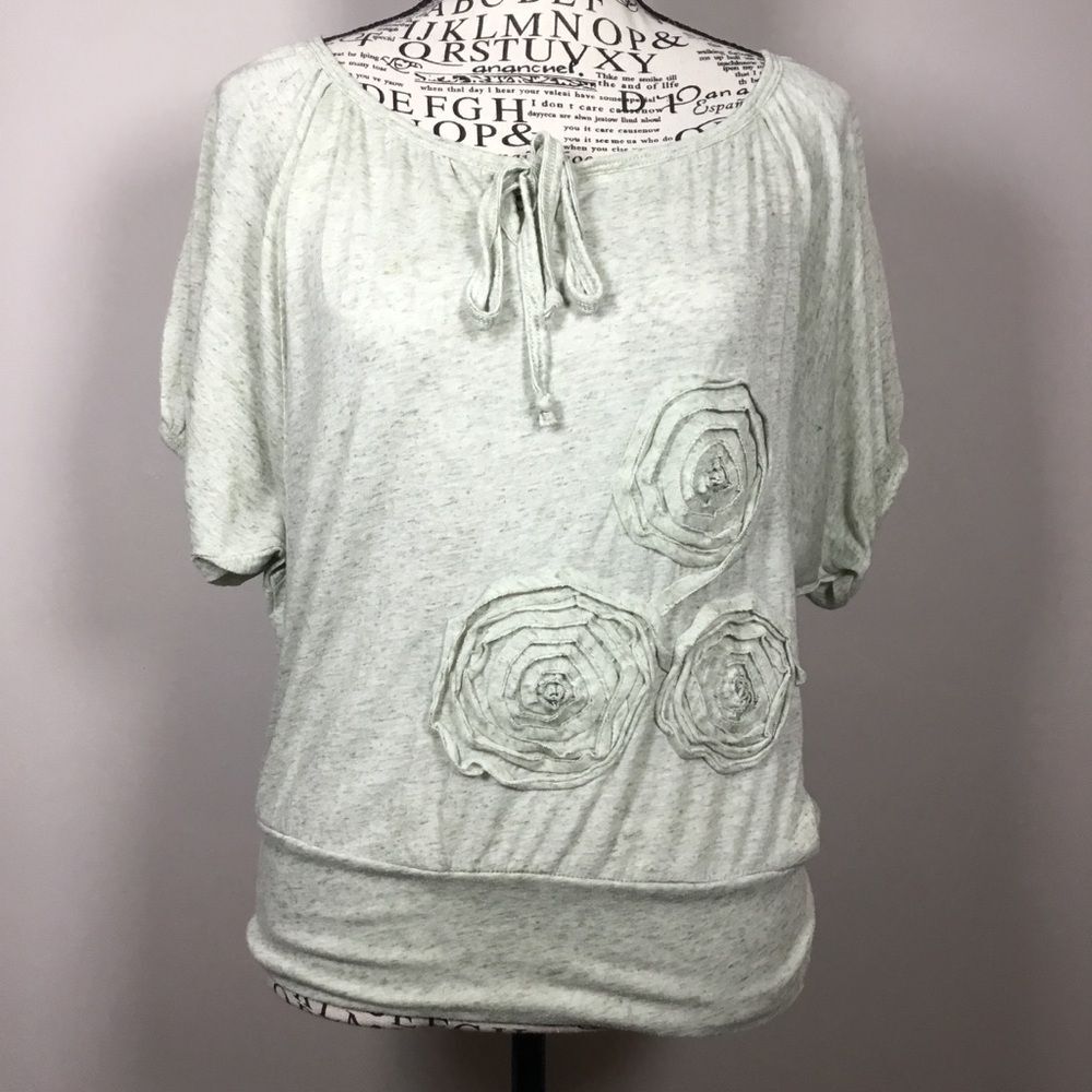 Light green keyhole tie front stretchy flax blend top flower detail sz S artsy